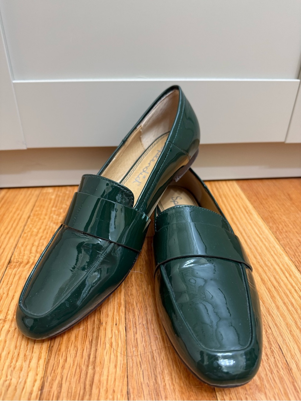 Splendid 7.5 Patent Leather Loafers Green Preppy Business Casual Fall Modern